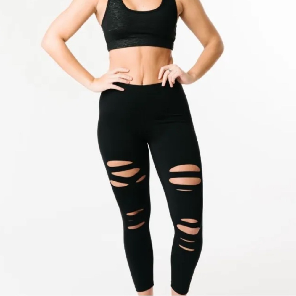 EUC Black Zyia Slash leggings, size 4!